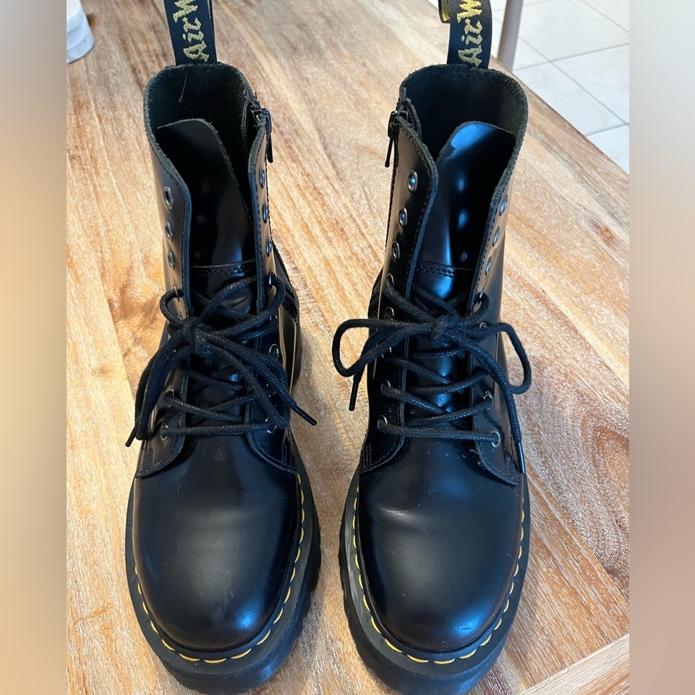 Dr. Marten Jadon Platform